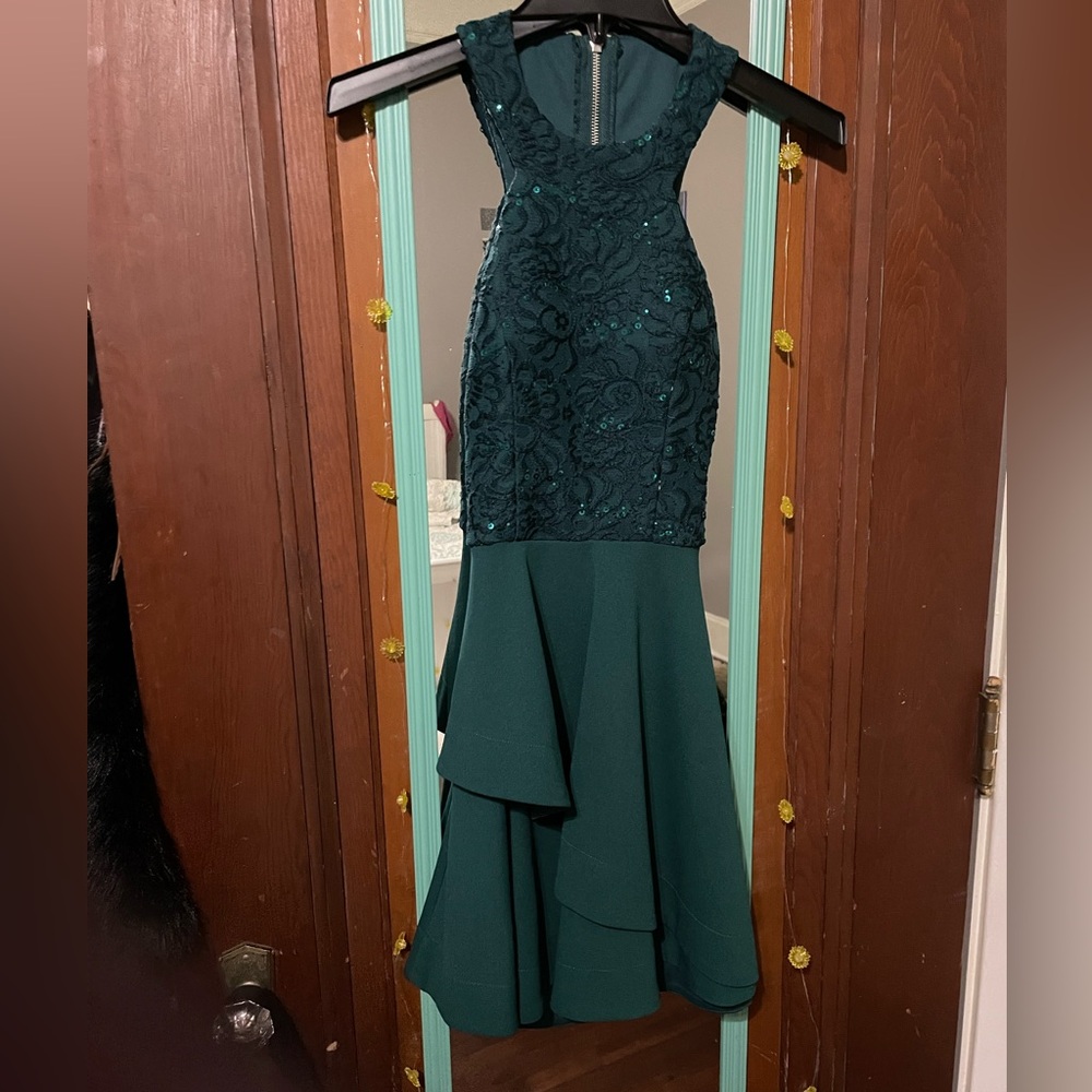 Emerald Green Twirly Hoco Dress Size 1